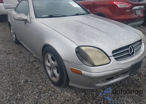 2001 Mercedes-Benz Slk 320 из США, поврежденный, VIN WDBKK65F91F196570